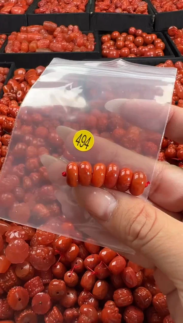 颈饰未镶嵌南红玛瑙1