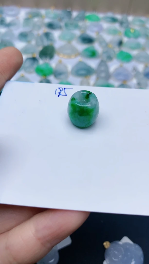 【闪购商品】翡翠颈饰未镶嵌天然翡翠A货    195