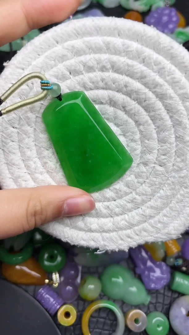 颈饰未镶嵌翡翠缅甸翡翠吊坠