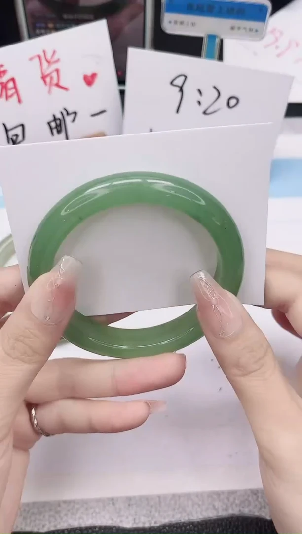 未镶嵌手镯石英质玉40-60