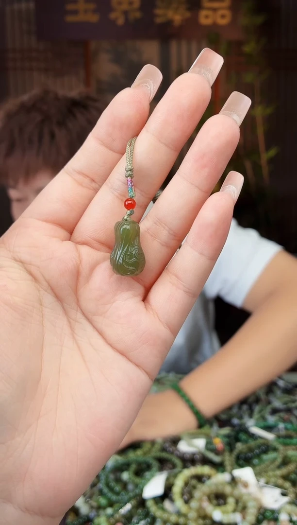 和田玉未镶嵌颈饰拍一发一