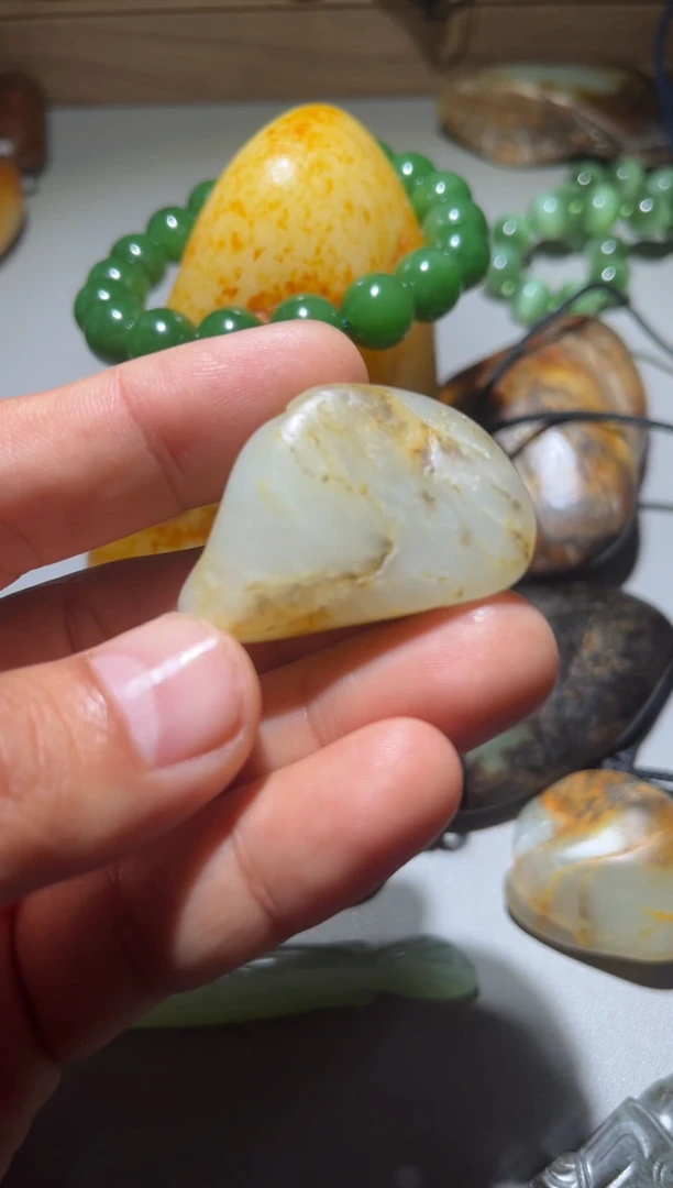 未镶嵌和田玉（子料）挂件和田玉原石