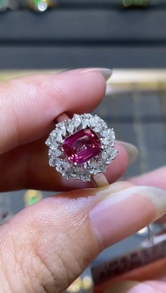 戒指蓝宝石18K金镶嵌无烧1.06ct