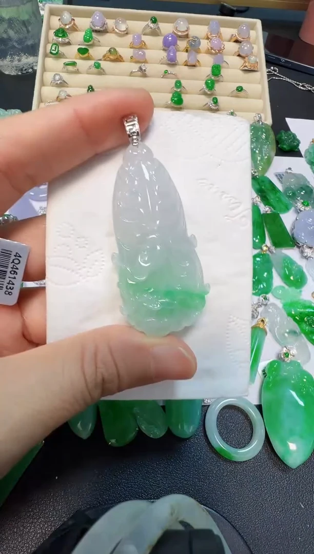 吊坠(不含链)18K金镶嵌翡翠2980
