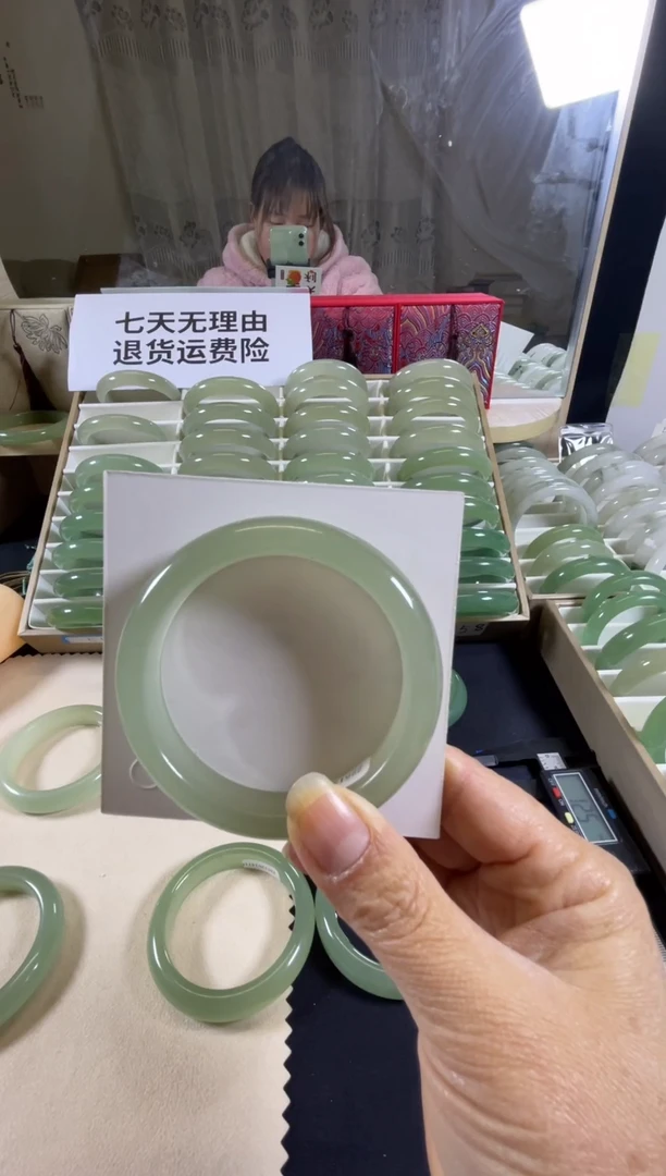 未镶嵌手镯东陵石54圈