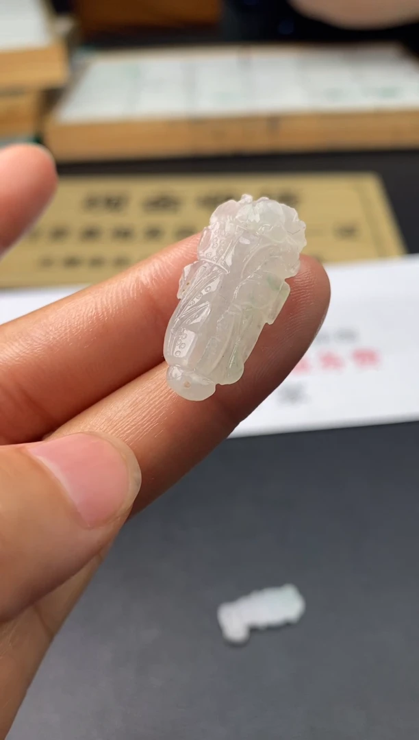 定制翡翠未镶嵌翡翠毛货多样性发货发其一