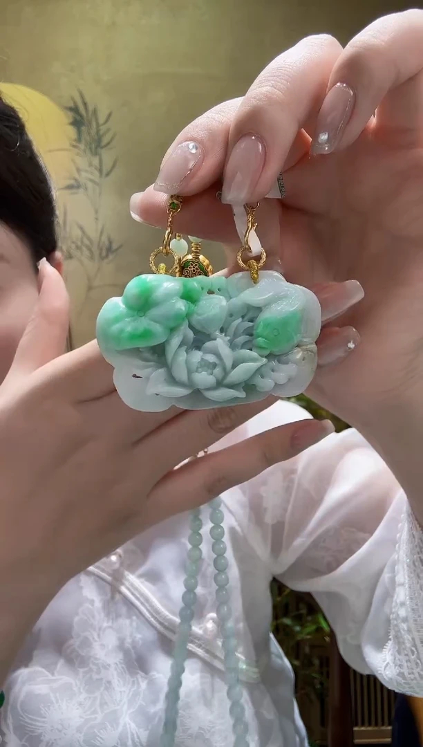 翡翠未镶嵌颈饰吊坠