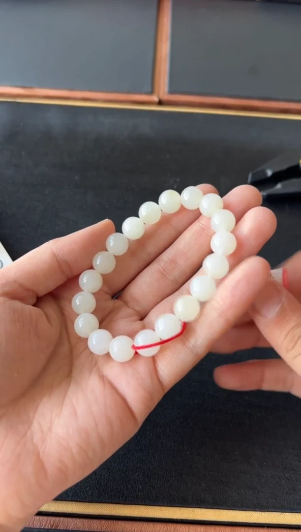 【闪购商品】和田玉手串未镶嵌且末金山微色差卡10