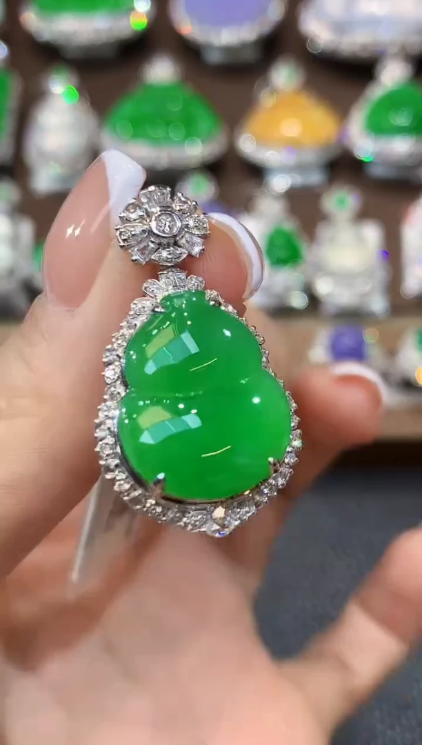 吊坠(不含链)18K金镶嵌翡翠D68