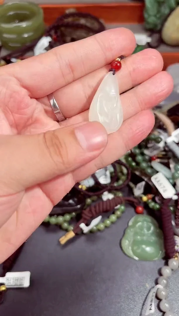 和田玉未镶嵌颈饰拍一发一