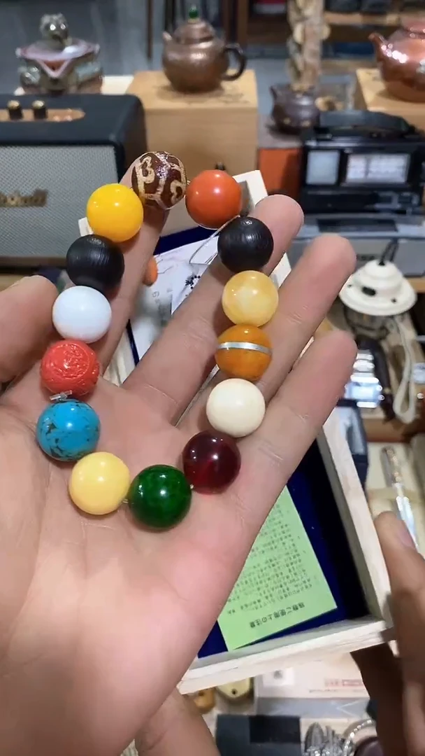 瓷片闪购商品  如图所示