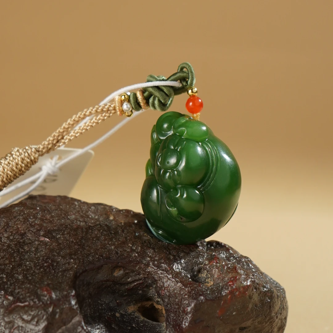 HA00016和田玉碧玉福猪吊坠