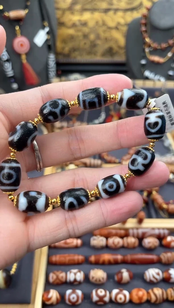 【闪购商品】玛瑙/玉髓颈饰未镶嵌天缘黑白多宝手串