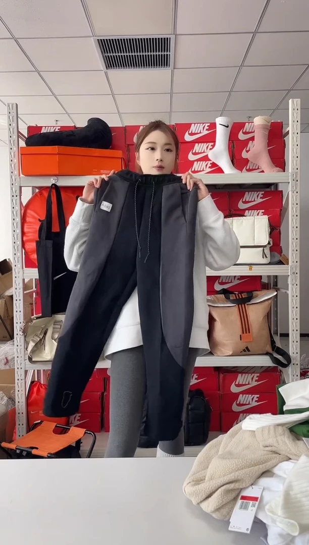 编码 040 尺码 xs 胸围衣长  正品直播间过款