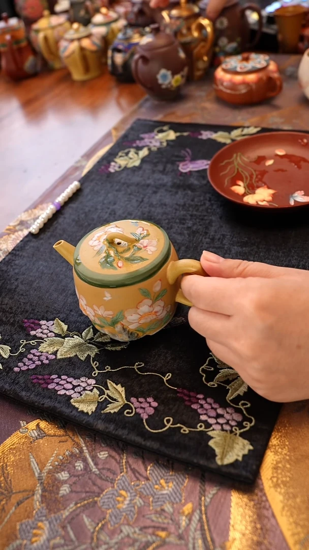 紫砂茶宠牡丹汉瓦