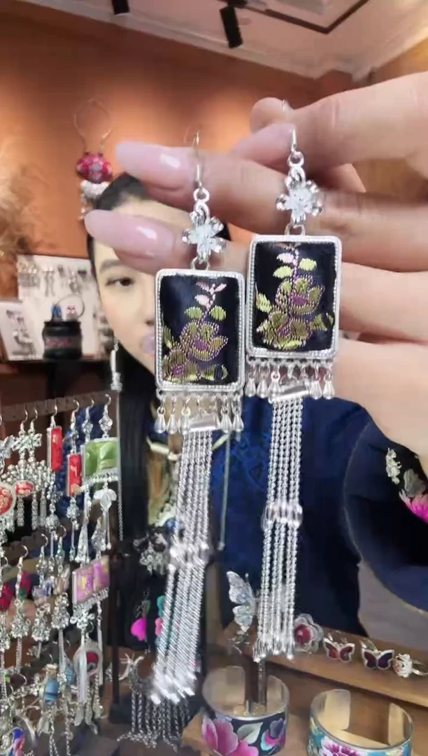 【闪购商品】刺绣纯手工民族风耳环