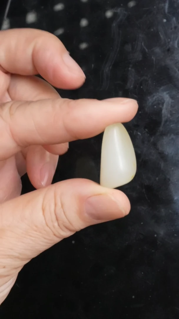 和田玉未镶嵌吊坠(不含链)6.9克和田玉原石