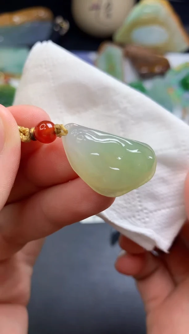 颈饰未镶嵌翡翠