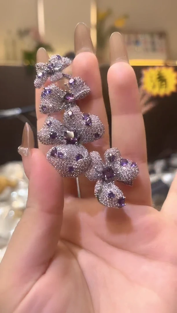锆石铁合金精品饰界