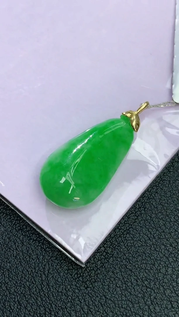 颈饰18K金镶嵌翡翠赠礼盒证书 麦麦