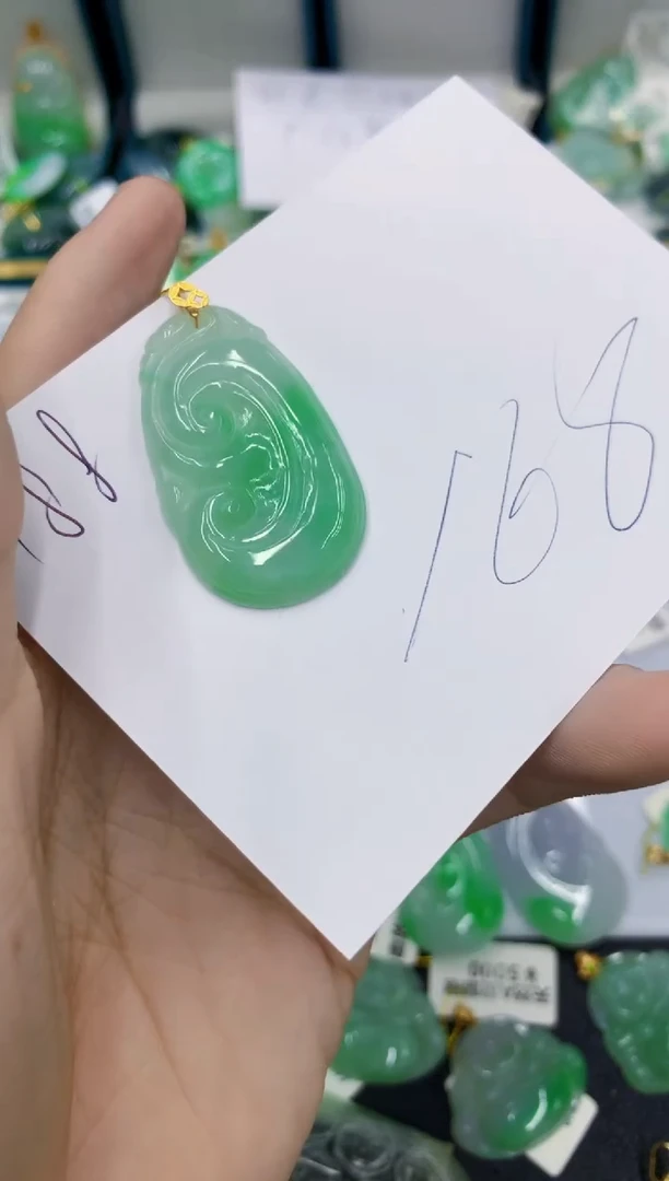 翡翠18K金镶嵌颈饰11111