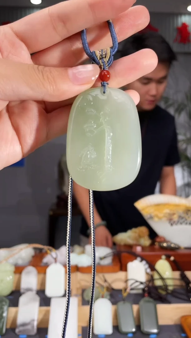 和田玉未镶嵌颈饰1