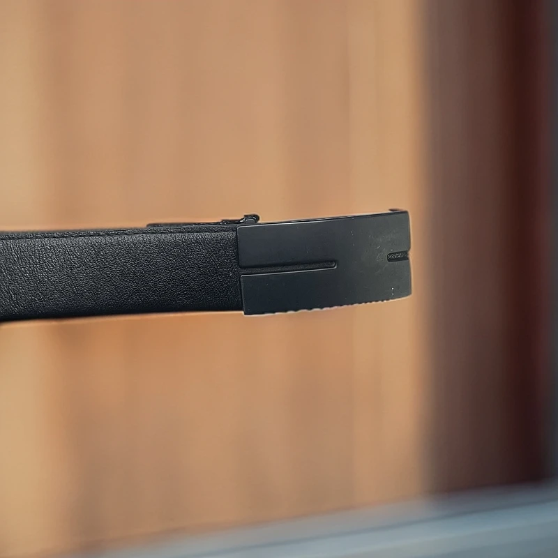 L3301男士商务牛皮皮带 钉扣
