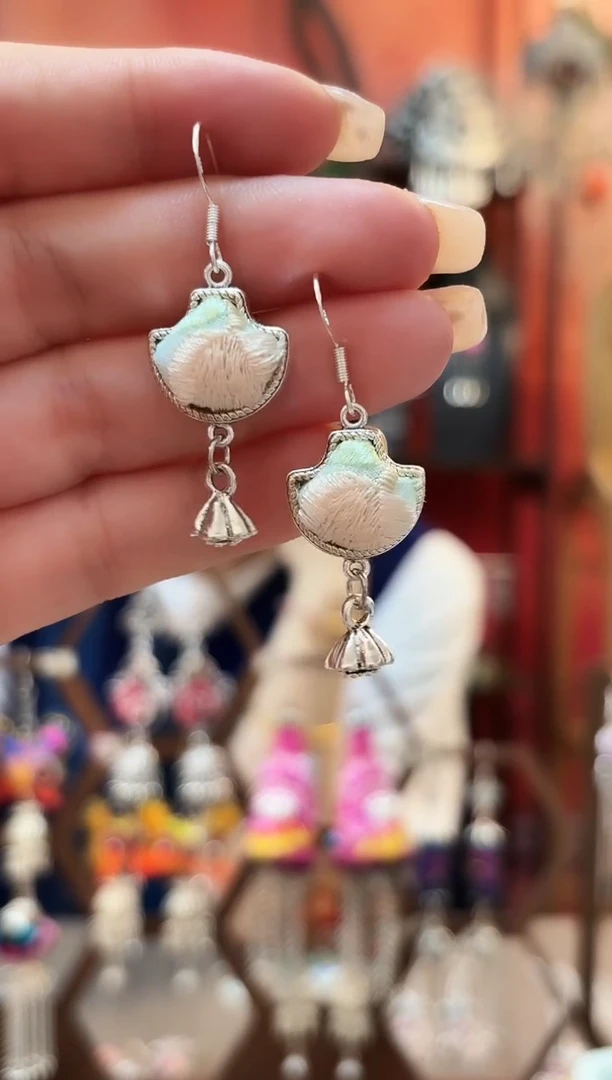 织绣 云织谣民族风精美饰品18竞拍