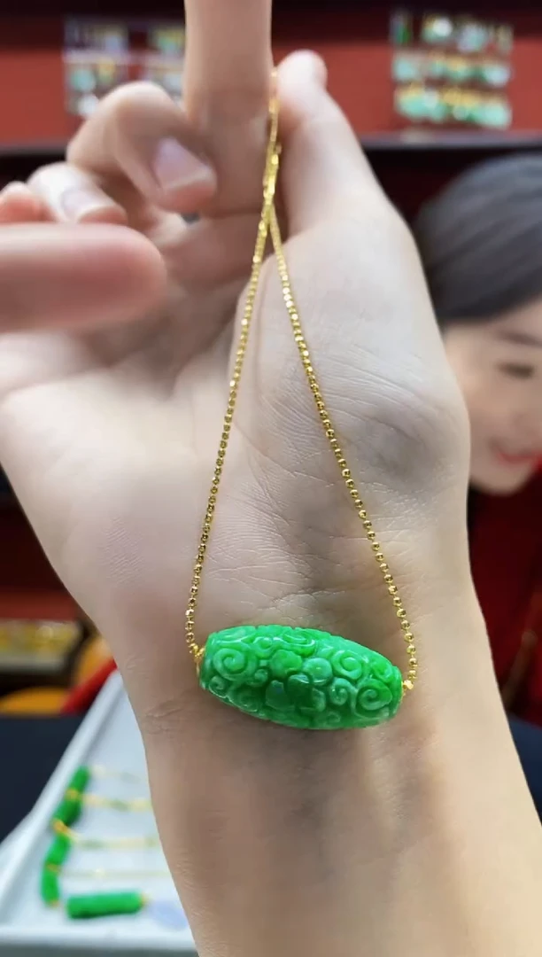 颈饰未镶嵌翡翠吊坠