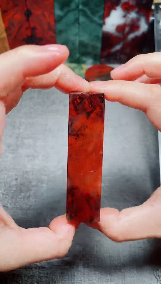 桂林鸡血玉石素章2.0左右红9