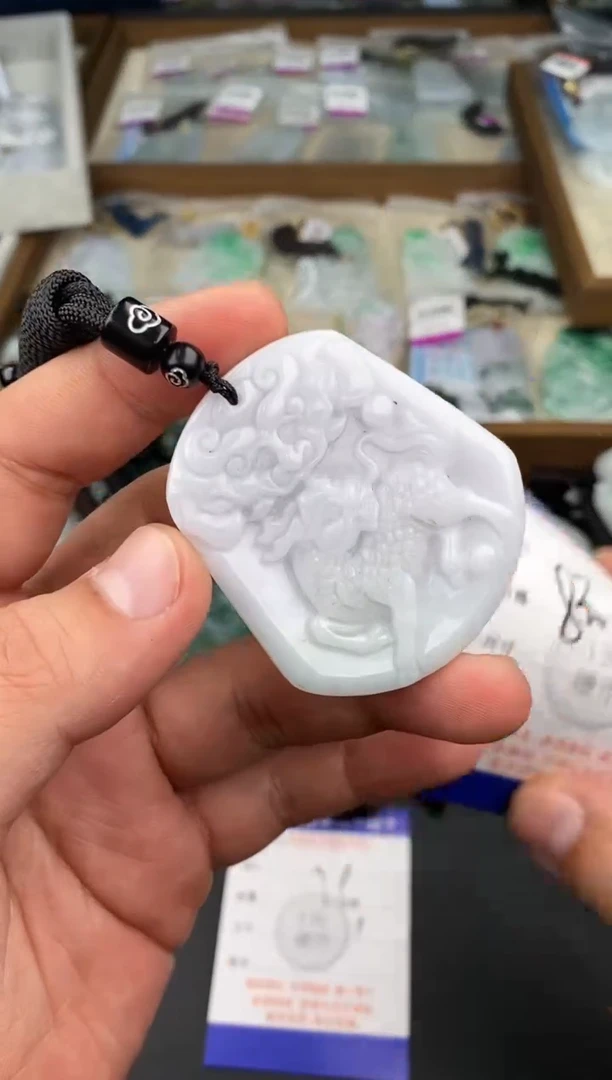 【闪购商品】翡翠颈饰未镶嵌  天然翡翠，一物一图