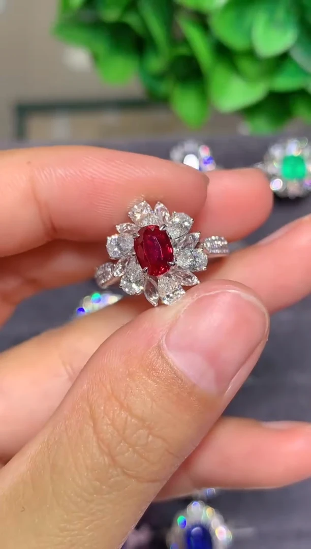 18K金镶嵌戒指红宝石1.04CT