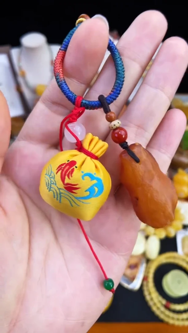 琥珀未镶嵌珠宝奇石柒月