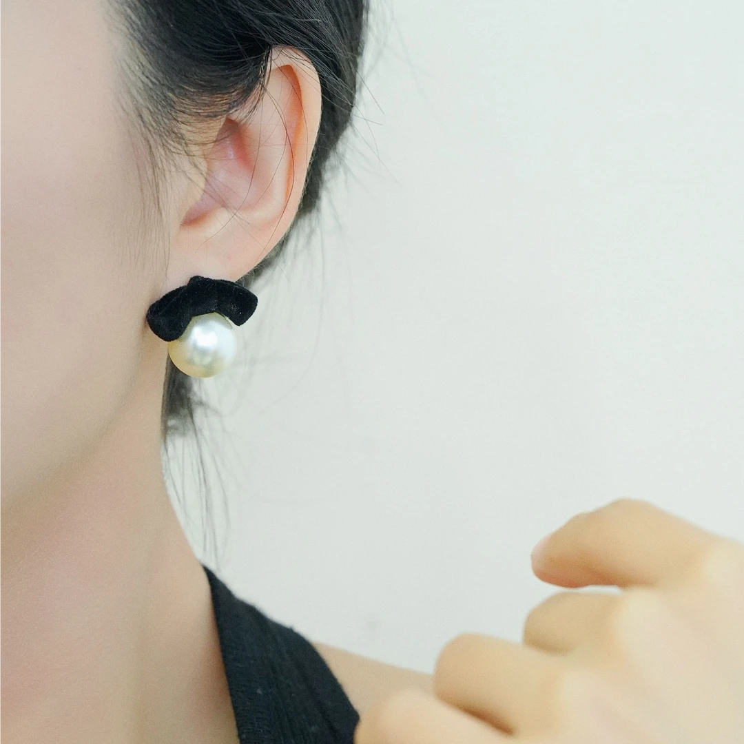 铜合金耳饰 925银针秋冬新款植绒黑色丝绒蝴蝶结耳环耳钉百搭精致