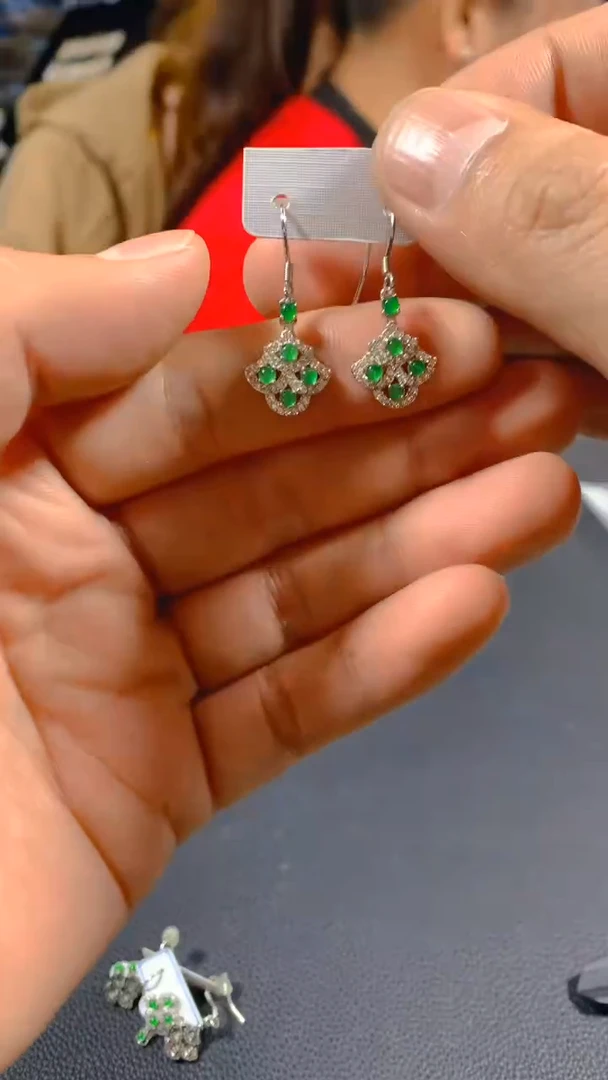 未镶嵌翡翠耳饰多样性发一