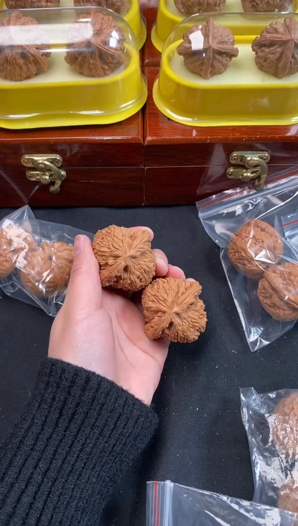 把件文玩核桃磊****汤南疆石44尺N105