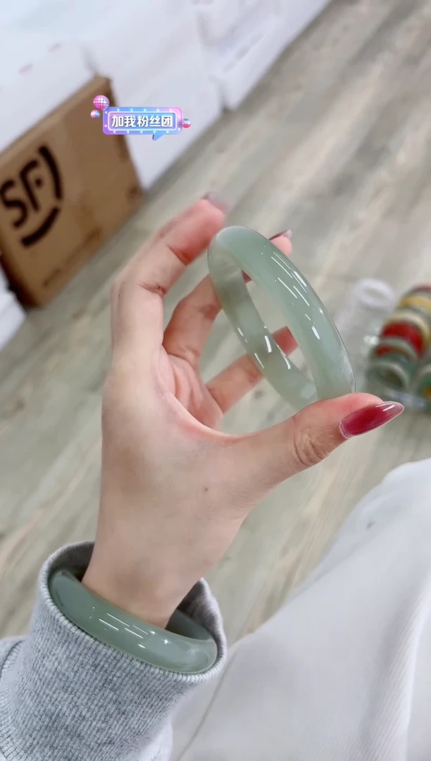 未镶嵌手镯石英质玉111-60D