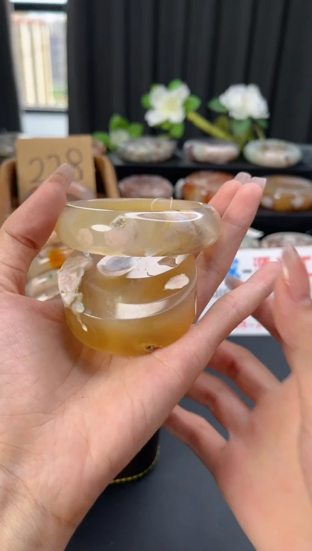 未镶嵌手镯石英质玉赠送镯心（55圈口）