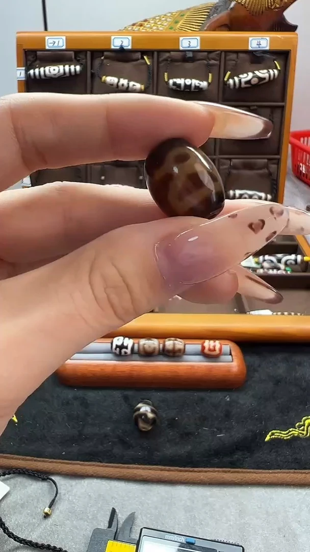 玛瑙/玉髓（覆膜）颈饰未镶嵌213.（微瑕）