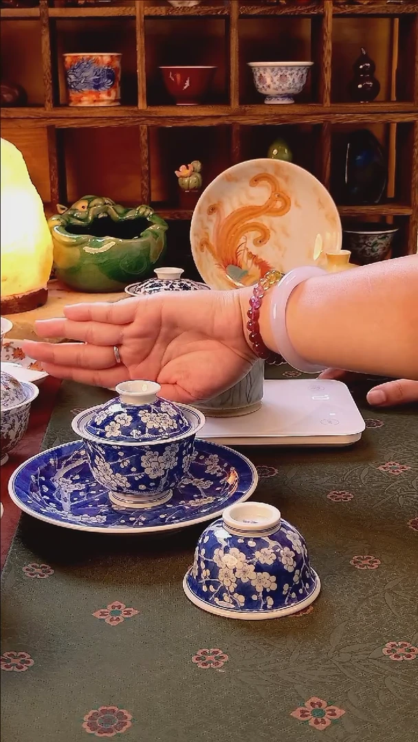【手工手绘蓝底冰梅盖碗+壶承+压手杯】