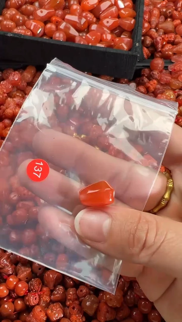 【闪购商品】南红玛瑙颈饰未镶嵌1