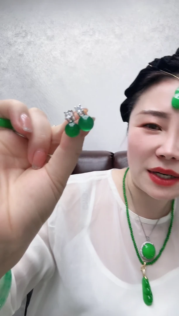 银S925镶嵌翡翠耳钉高货耳钉