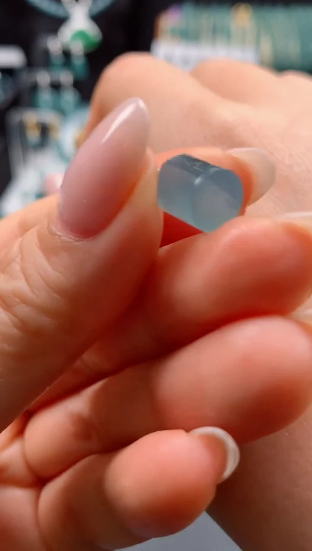 翡翠未镶嵌颈饰0566085351（卡八小桶珠）