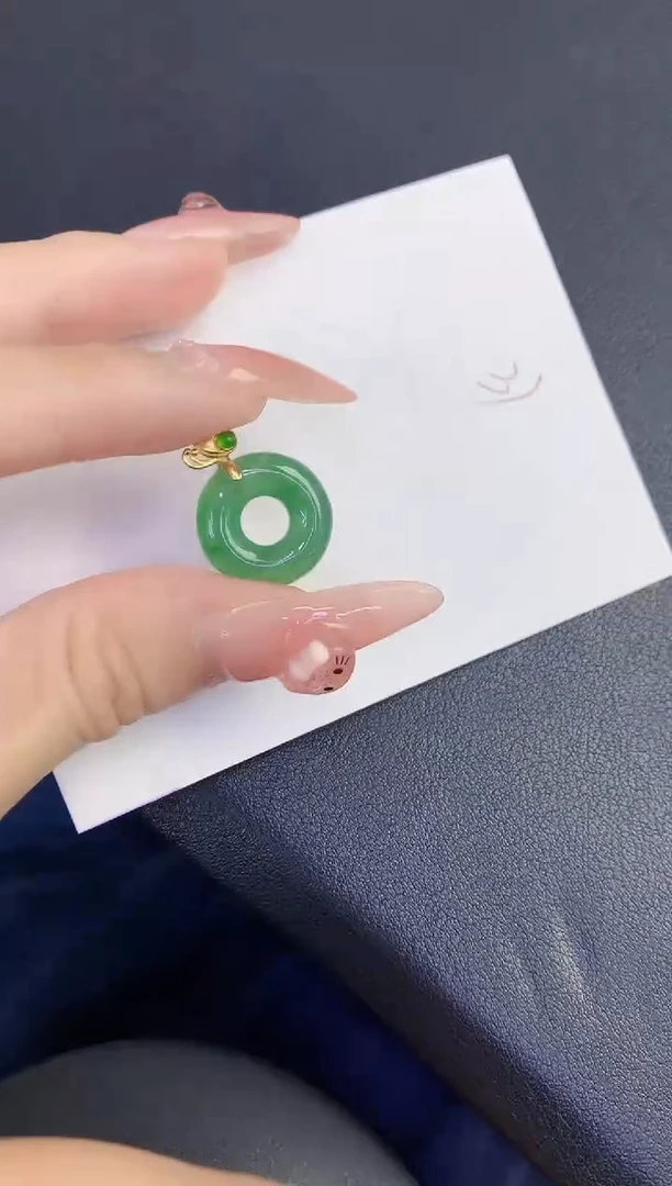 颈饰未镶嵌翡翠缅甸天然翡翠A货