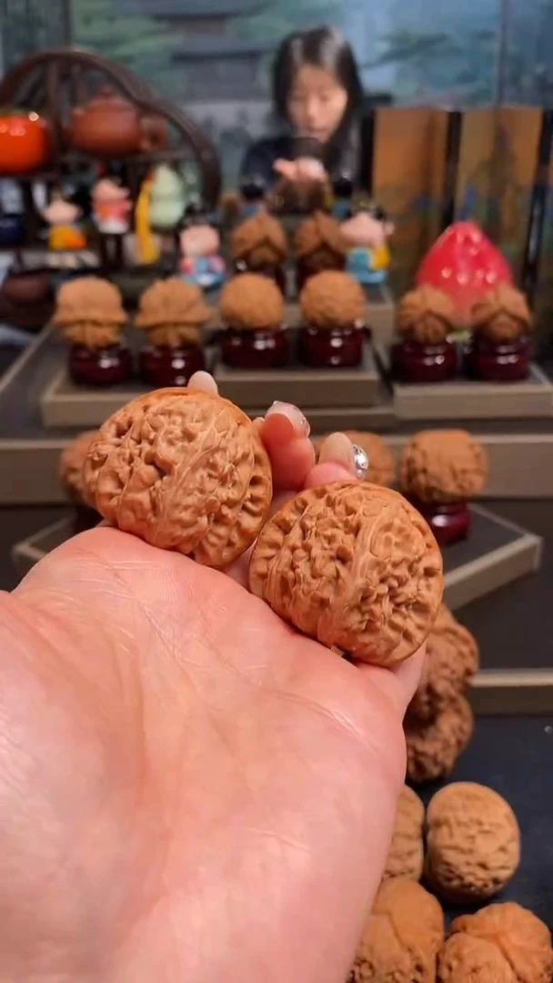 【闪购商品】文玩核桃吊坠F867白狮子40