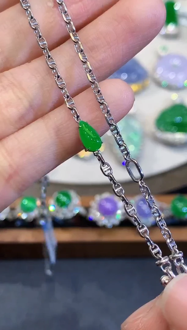 项链18K金镶嵌翡翠多样性发其一