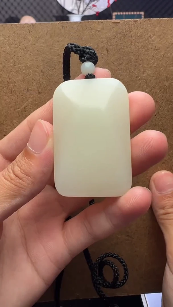 和田玉未镶嵌颈饰D