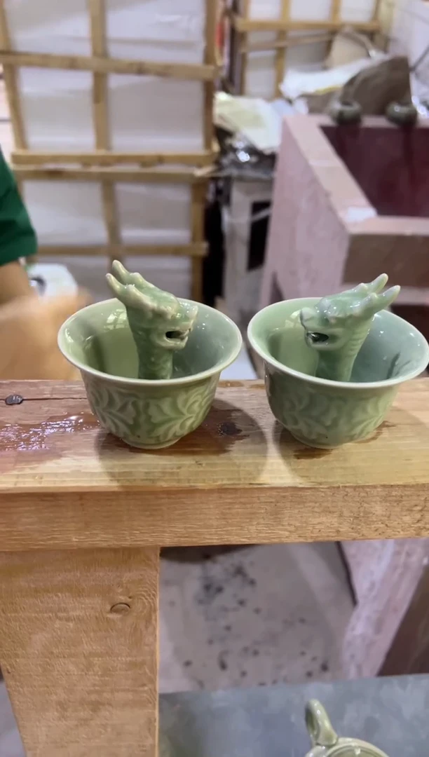 微瑕耀州窑龙头公平杯一对