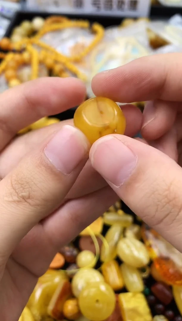 未镶嵌琥珀珠宝奇石243