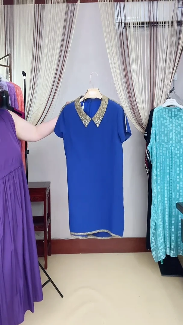 套头蓝色女装连衣裙